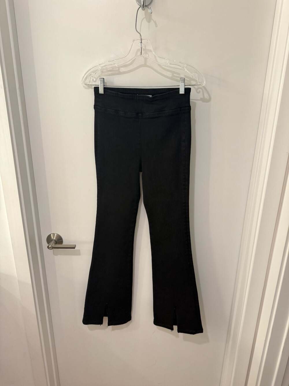 FRAME The Jetset Flare Leg Pull-On Jeans in Sheen Noir